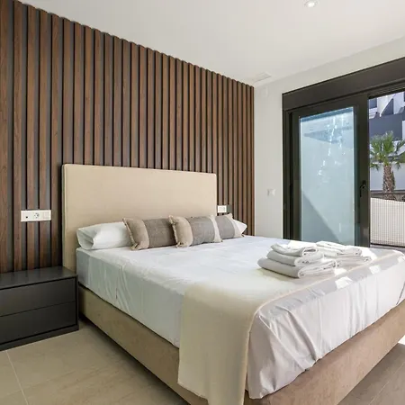 Nature Views Luxury - 3br & Pool Lejlighed Torrevieja